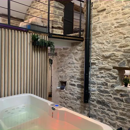 Petite Maison Chaleureuse Avec Jacuzzi Privatif Savigny-sous-Malain Buitenkant foto