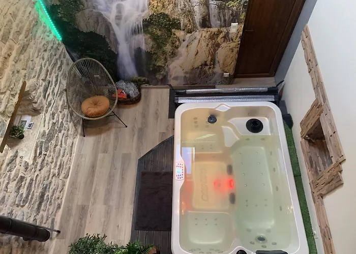 Petite Maison Chaleureuse Avec Jacuzzi Privatif